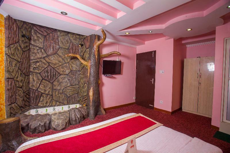 Oyo 161 Ram Janaki Hotel Катманду Екстер'єр фото