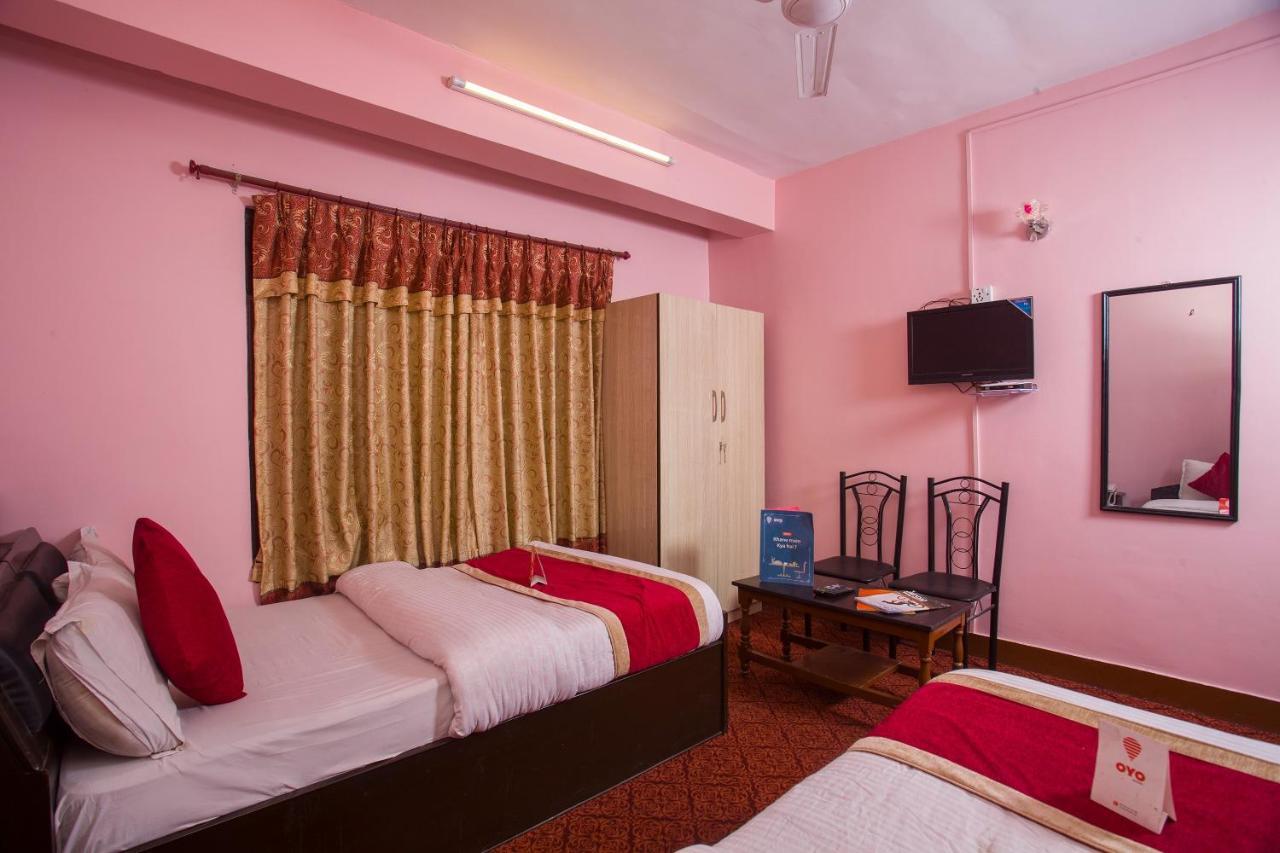 Oyo 161 Ram Janaki Hotel Катманду Екстер'єр фото